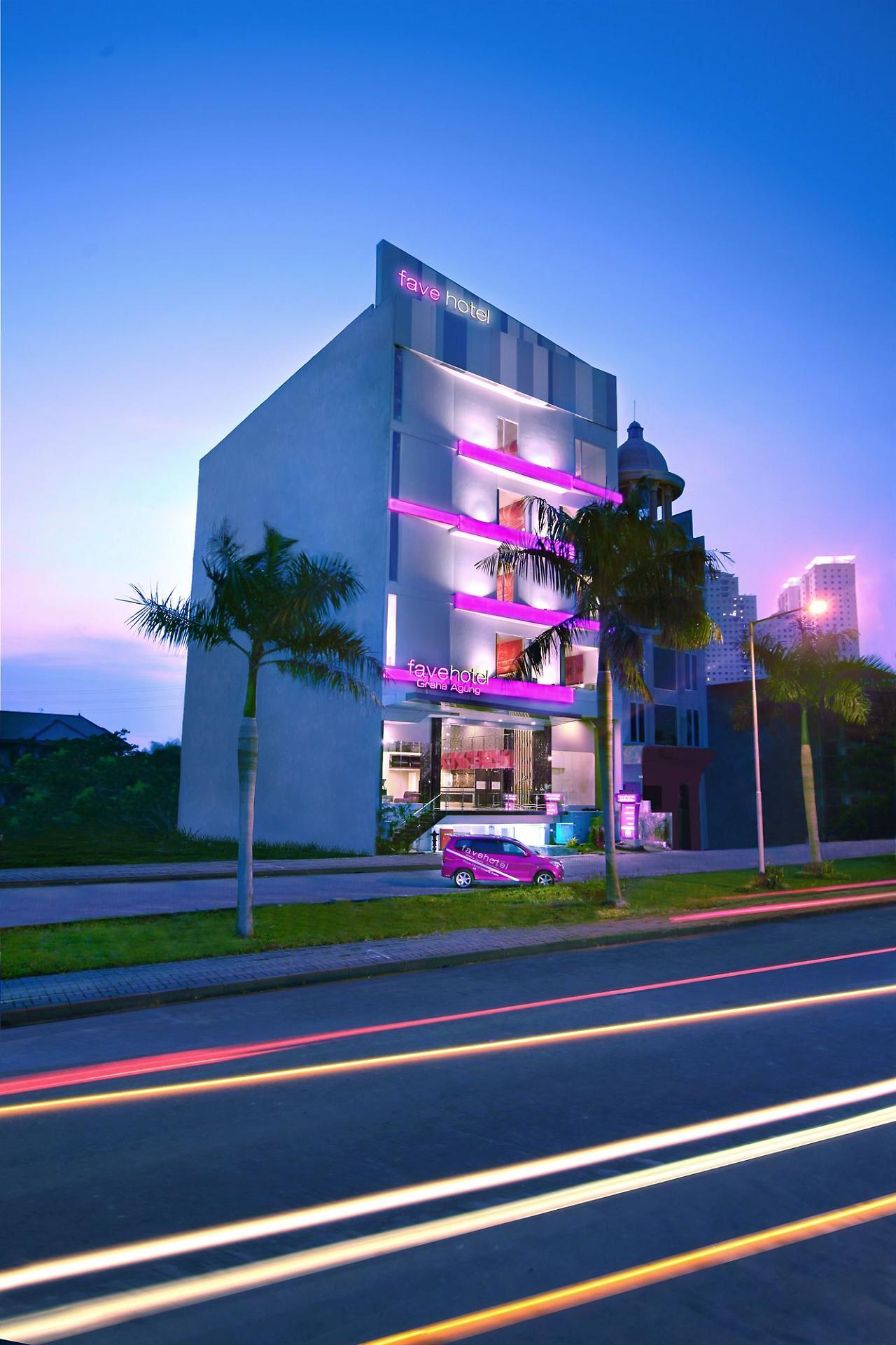 Favehotel Graha Agung Surabaya Exteriör bild
