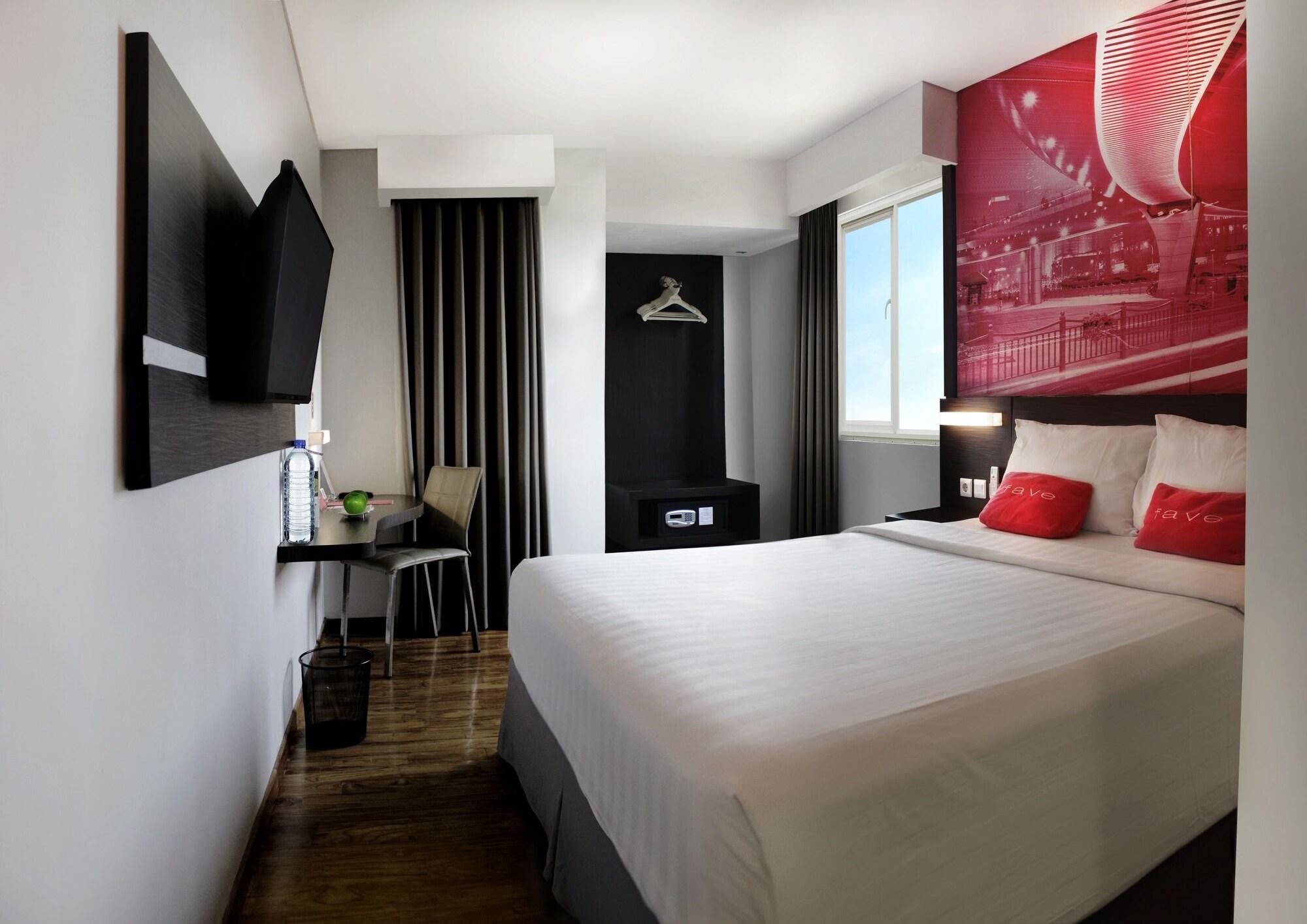 Favehotel Graha Agung Surabaya Exteriör bild