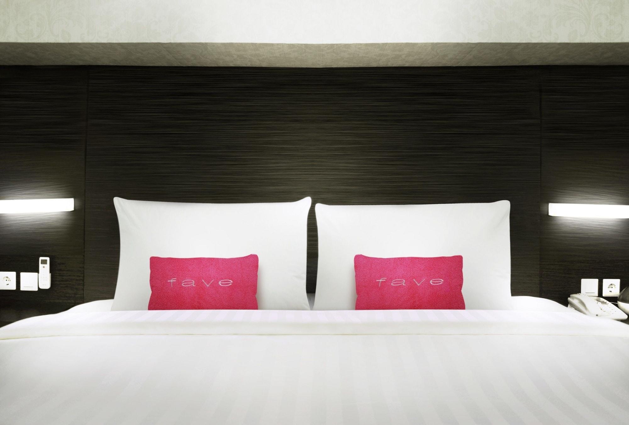 Favehotel Graha Agung Surabaya Exteriör bild