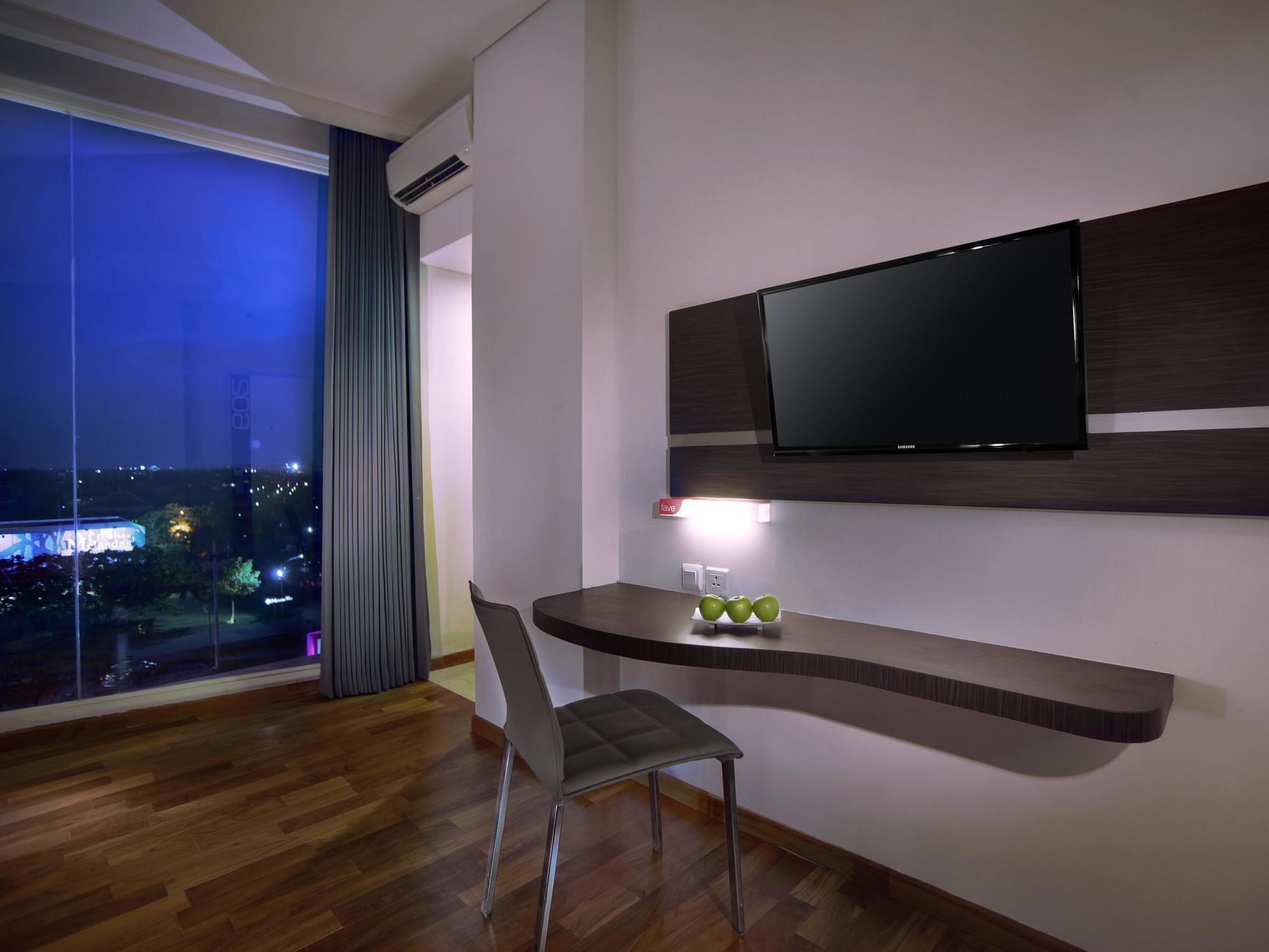 Favehotel Graha Agung Surabaya Exteriör bild