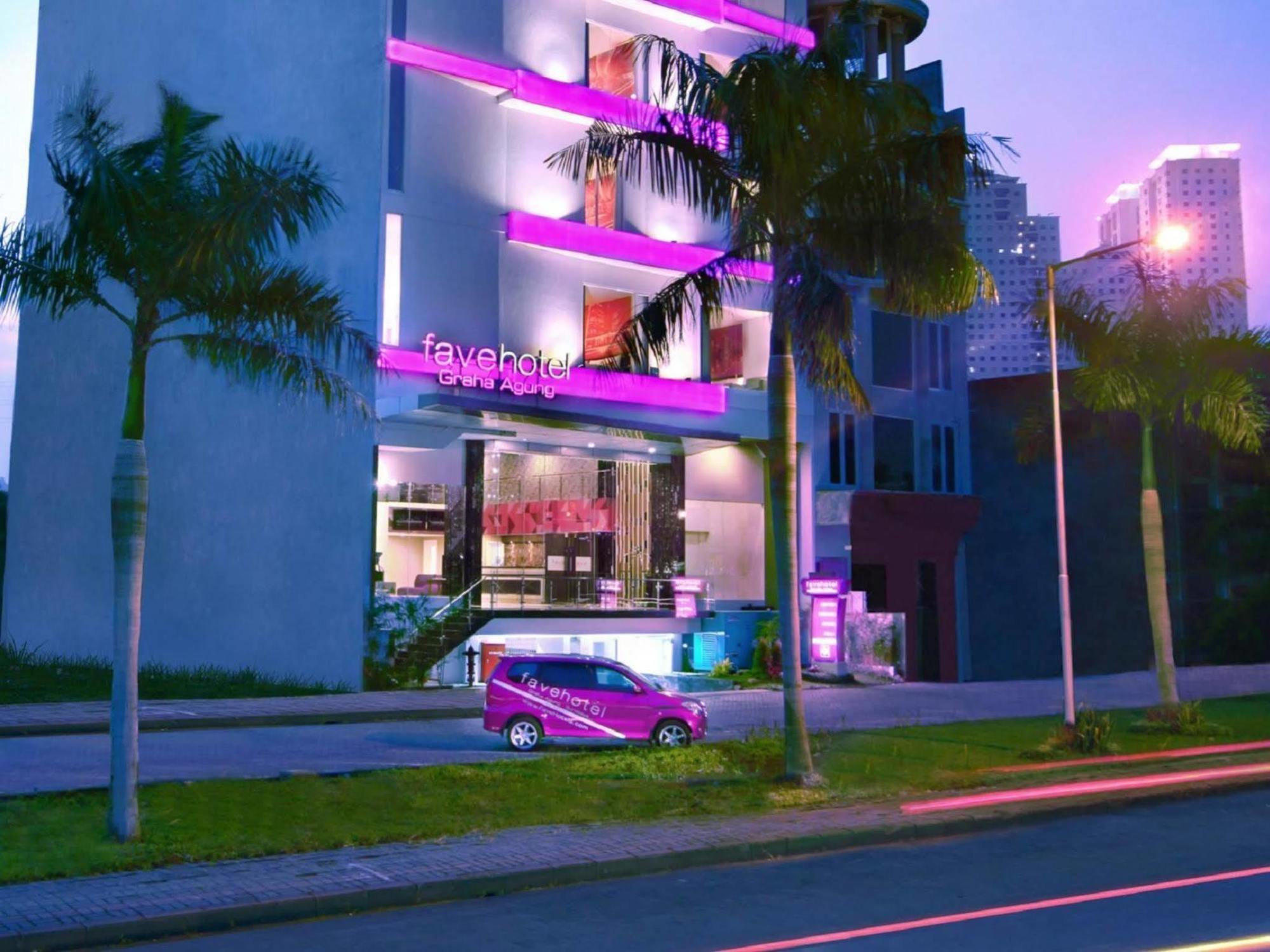 Favehotel Graha Agung Surabaya Exteriör bild